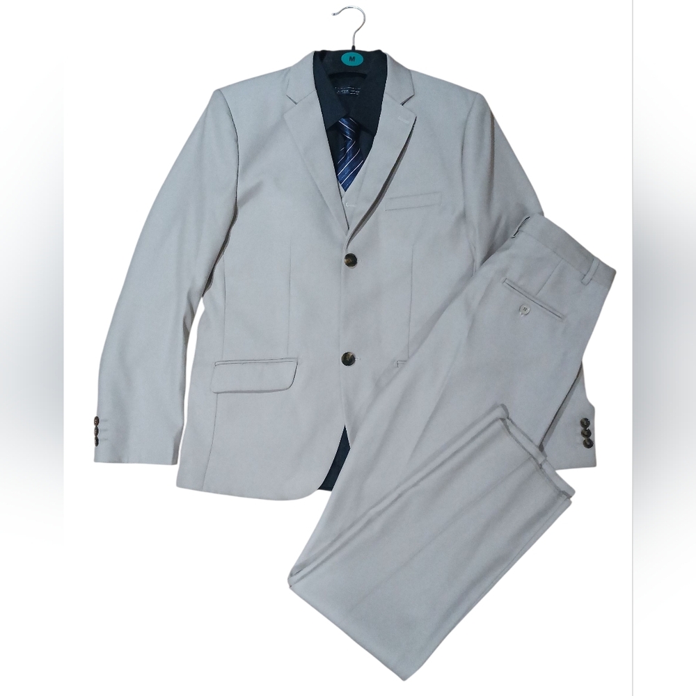 BNWT 5 Peice Tan Suit Including Garment Bag - Picture 2 of 15